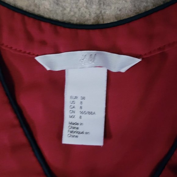 H&M Red Cinched Waist Shirt Dress with Half Sleeves Women's Size 8 NWOT - Picture 3 of 5